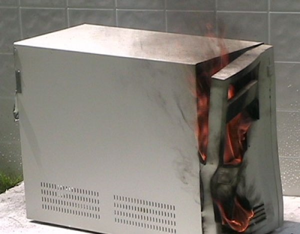 7735computer-on-fire.jpg