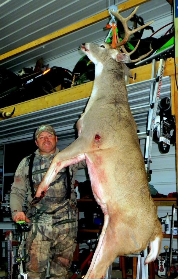 2222chad_2014_bow_buck_1.jpg