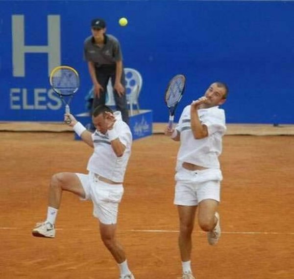 392gay_tennis.jpg