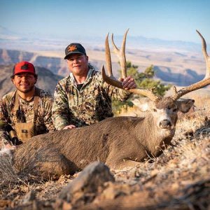 Arizona Trophy Muley with Big Chino Outfitters.jpg