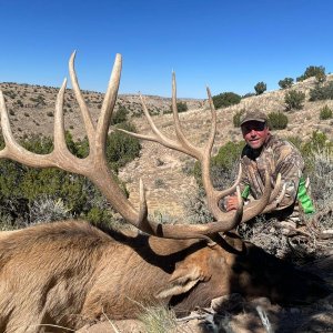 Big Bull with Arizona Elk Outfitters 11.jpg
