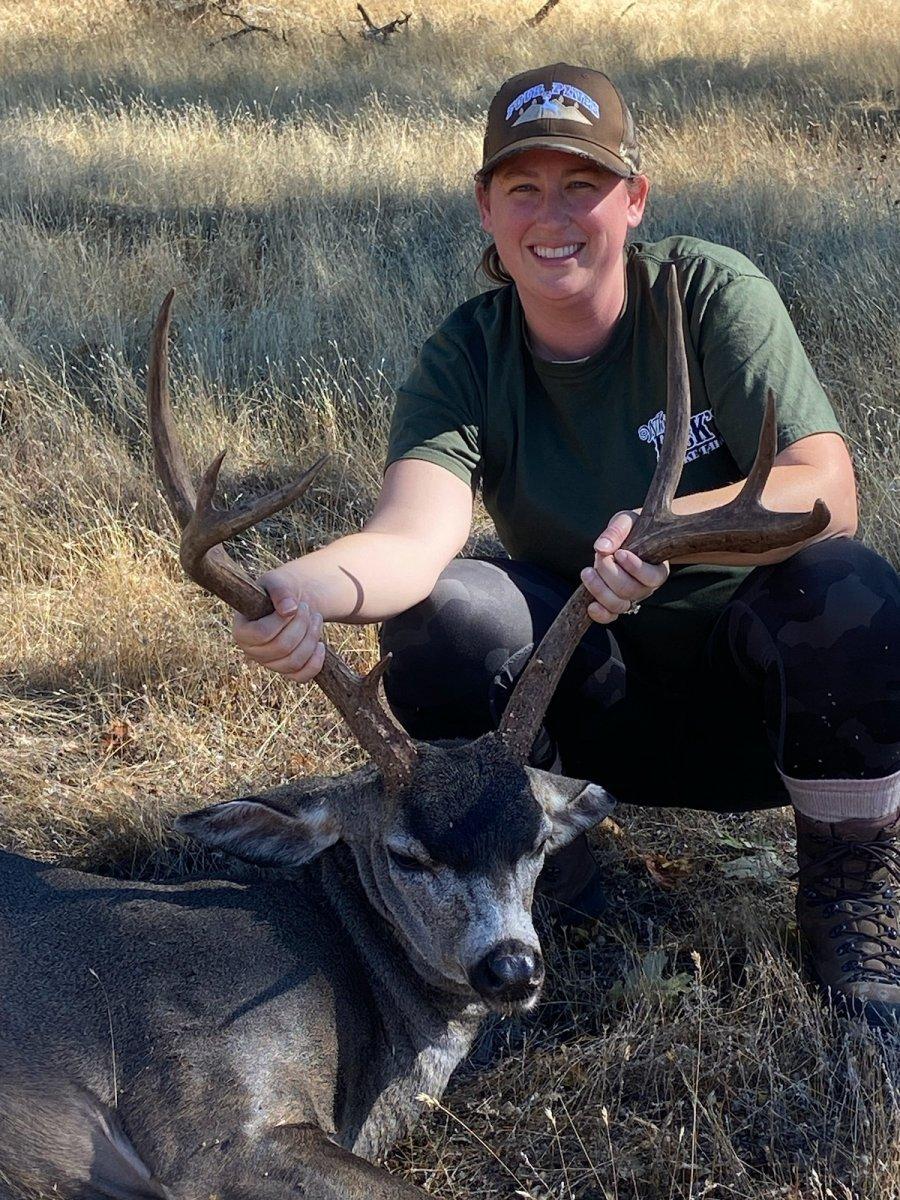 blacktail buck 2.jpg